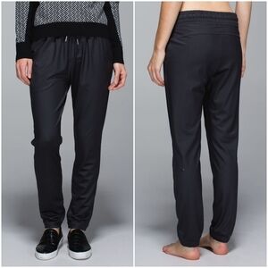 Lululemon Namaskar in Deep Coal size 4 NWT